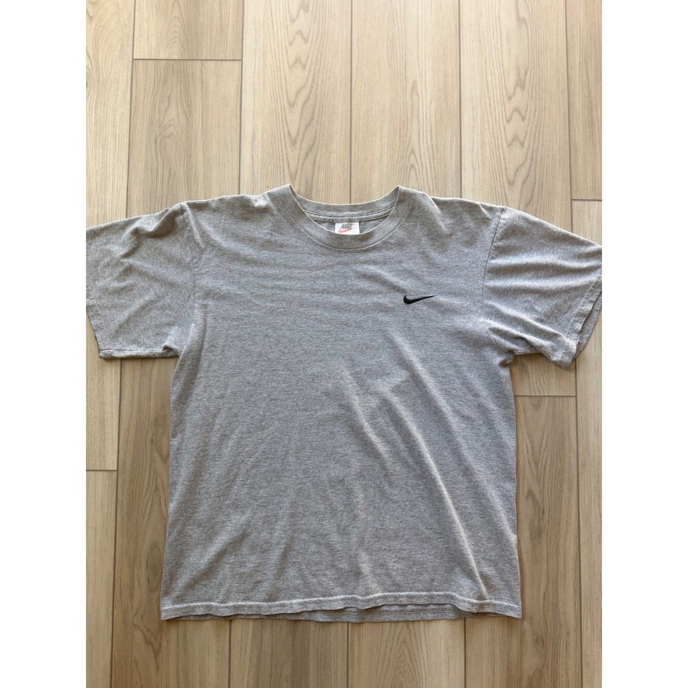 90s Vintage Nike T-Shirt Mens M Gray Embroidered Swoosh Made in USA Tee
